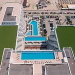 Royale Sundance 305 Infinity Pool & Mamaia Nord