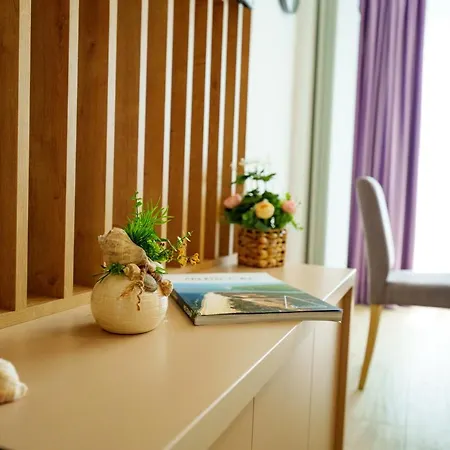 Royale Sundance 305 Infinity Pool & Mamaia Nord *