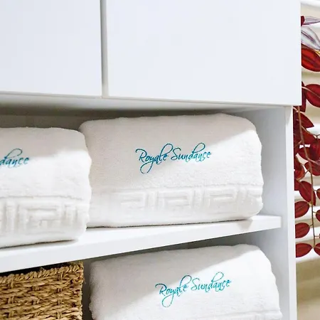 Royale Sundance 305 Infinity Pool & Mamaia Nord ナボダリ