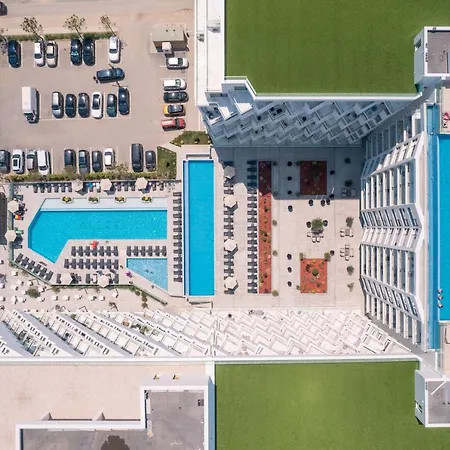 Royale Sundance 305 Infinity Pool & Mamaia Nord 公寓 *