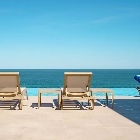 Royale Sundance 305 Infinity Pool & Mamaia Nord