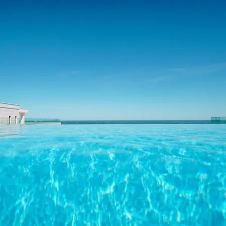 Royale Sundance 305 Infinity Pool & Mamaia Nord * ナボダリ