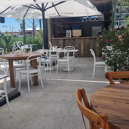 Royale Sundance 305 Infinity Pool & Mamaia Nord アパート *