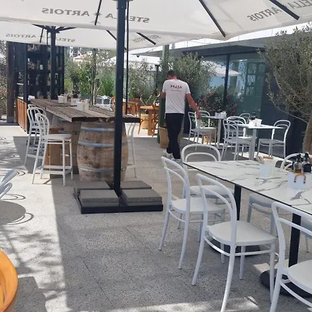 アパート Royale Sundance 305 Infinity Pool & Mamaia Nord ナボダリ